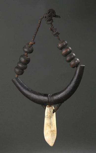 Collier traditionnel honorifique fidjien...