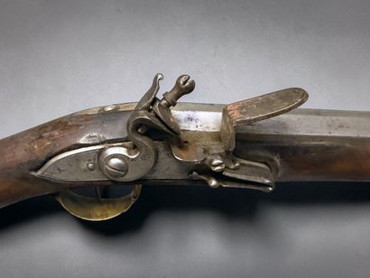 Fusil de chasse, à silex
Canon à pans. Platine...