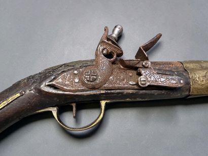 Pistolet oriental, à silex
Garnitures en...