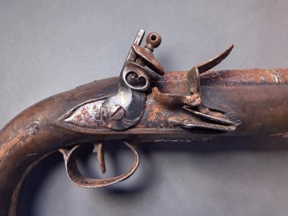 Pistolet, à silex
Canon rond, à bourrelet...