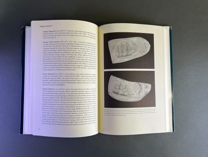 Lot de documentation sur l'art du scrimshaw...