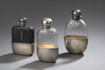 Lot de deux flasques montées argent (min...