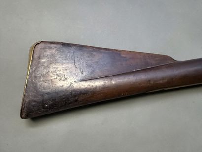 Fusil étranger, avec une platine à silex
Crosse...
