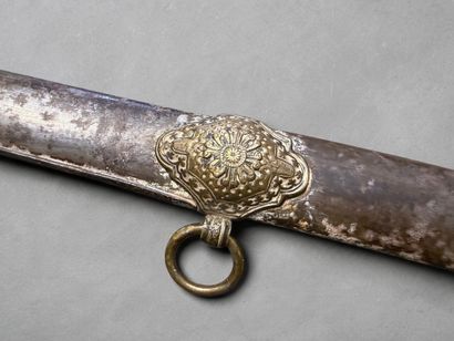 Sabre à l’orientale
Poignée en ivoire. Garde...