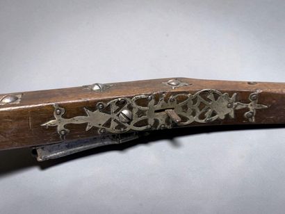 Fusil, à silex, d’Afrique du Nord, dit moukalah
Platine...