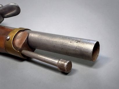 Pistolet, type de bord
Canon rond, à méplats...