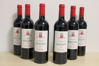 20 bouteilles de Pomerol 
2 bottles Croix...