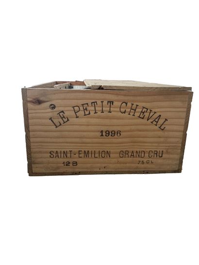12 Bottles Le Petit Cheval, Grand cru de...