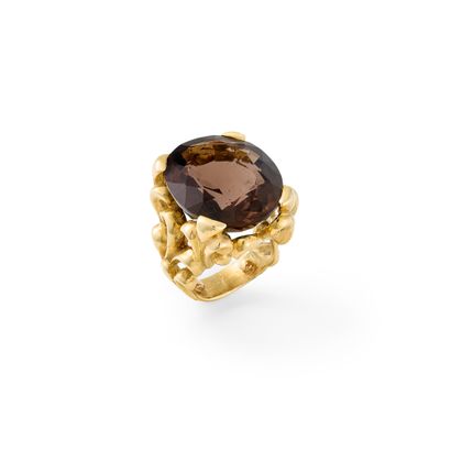 CITRINE RING
Adorned with a large oval citrine...