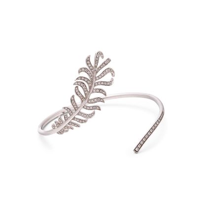 CHANEL FEATHER BRACELET
In the form of an...