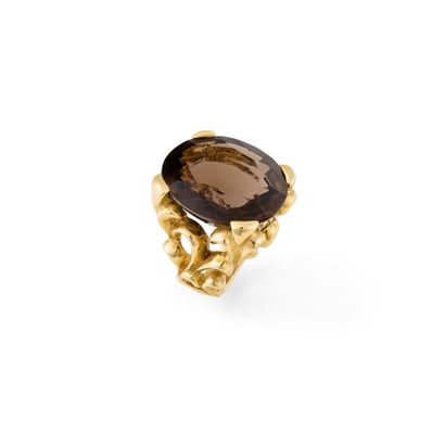 CITRINE RING
Adorned with a large oval citrine...