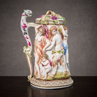 CAPODIMONTE, ITALIE
Grande chope couverte...
