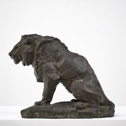 ANTOINE-LOUIS BARYE (1795-1875)
Lion assis
Bronze...