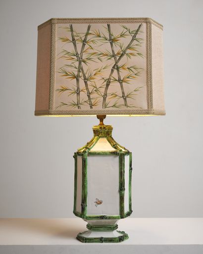 LAMPE À DÉCORS DE BAMBOU
pied en céramique...