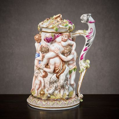 CAPODIMONTE, ITALIE
Grande chope couverte...