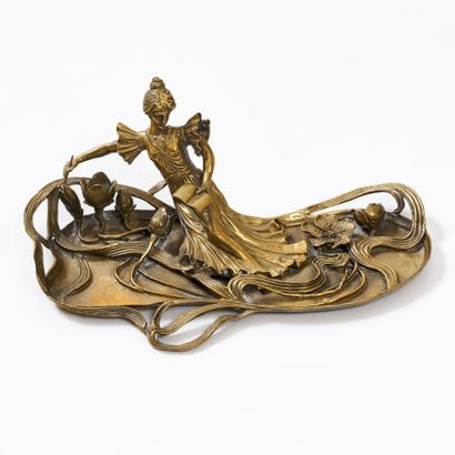 ART NOUVEAU TRINKET TRAY
made of bronze and...