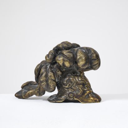 PETIT CASQUE MILITAIRE D'APPARAT
en bronze...