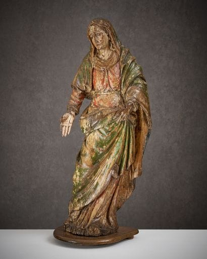 VIERGE DE CALVAIRE EN BOIS SCULPTÉ ET POLYCHROMÉ,...