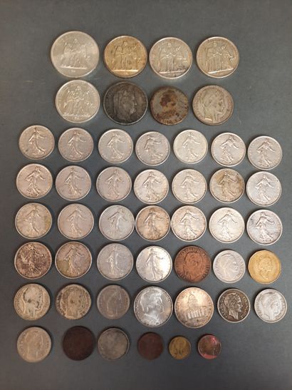LOT de pièces de monnaie en argent et 3 billets...