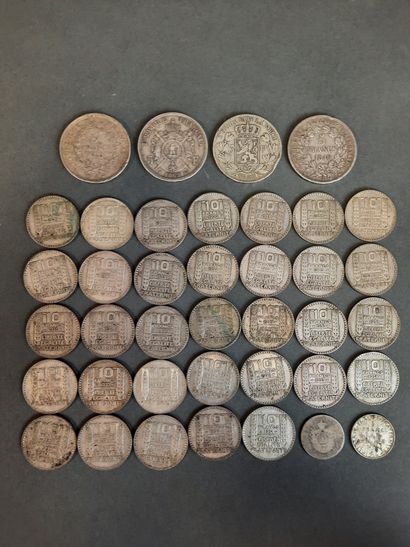 NUMISMATIQUE. LOT COMPRENANT 33 pièces de...