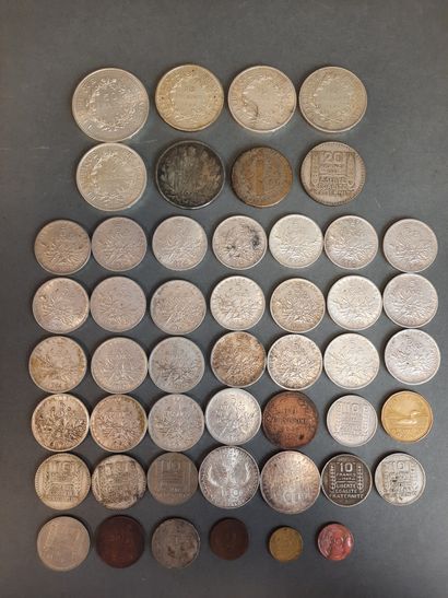 LOT de pièces de monnaie en argent et 3 billets...