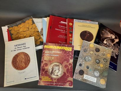Lot de 40 catalogues de vente de numismatique...