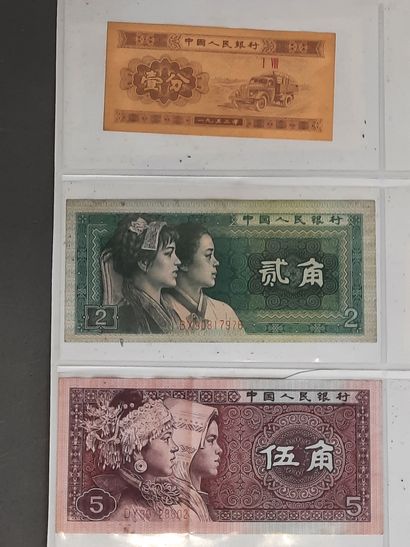 HUIT BILLETS CHINOIS