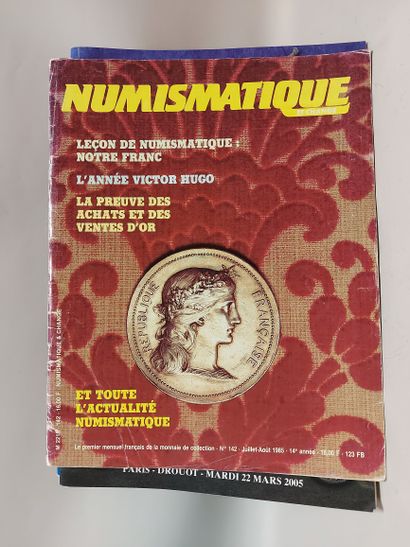 Lot de 40 catalogues de vente de numismatique...
