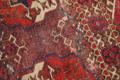 TRES ANCIEN TAPIS TEKKE BOUKHARA (Turkménistan)...