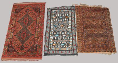 LOT COMPRENANT une carpette mécanique en...