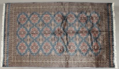 Tapis MOULTANE vers 1975 (Pakistan) velours...