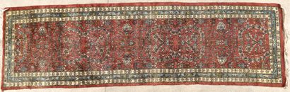 TAPIS LAHORE (Pakistan) vers 1975. 
Velours...