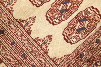 TAPIS MOULTANE (Pakistan) à décor Yomoud...