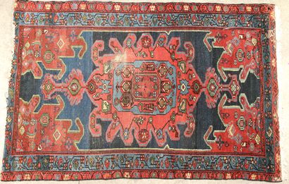 ANCIEN TAPIS KOLTOUK (Iran) en laine à décor...