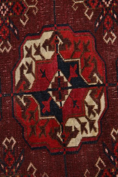 TRES ANCIEN TAPIS TEKKE BOUKHARA (Turkménistan)...