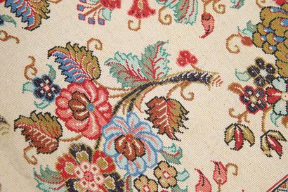 TAPIS GALERIE GHOUM (Iran) vers 1970. 
Velours...