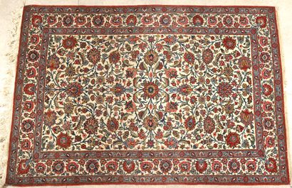 TAPIS GHOUM (Iran) époque du Shah vers 1965....