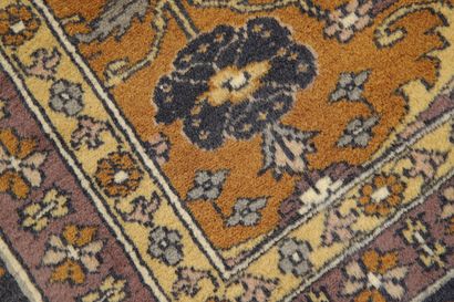 GRAND TAPIS LAHORE (Pakistan) vers 1970....