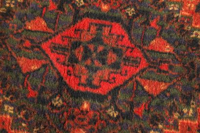 LOT COMPRENANT une carpette mécanique en...