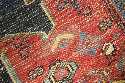 ANCIEN TAPIS KOLTOUK (Iran) en laine à décor...