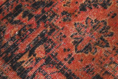 LOT COMPRENANT une carpette mécanique en...