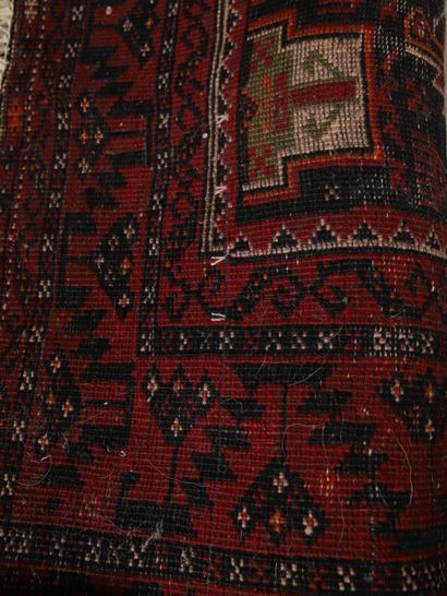 TAPIS BELOUTCHE (Iran) vers 1970 velours...