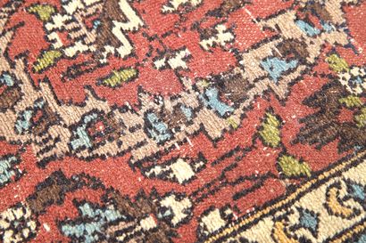 TAPIS LAHORE (Pakistan) vers 1975. 
Velours...