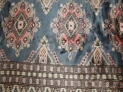 Tapis MOULTANE vers 1975 (Pakistan) velours...