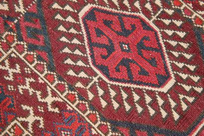 TRES ANCIEN TAPIS TEKKE BOUKHARA (Turkménistan)...