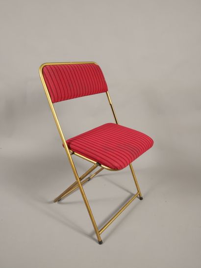 DEUX PAIRES de CHAISES PLIANTES de marque...