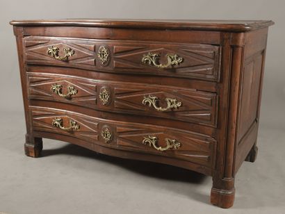 COMMODE PANTALONNIERE à façade galbée en...