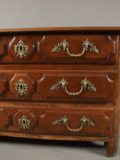 COMMODE RECTANGULAIRE REGIONALE d'époque...