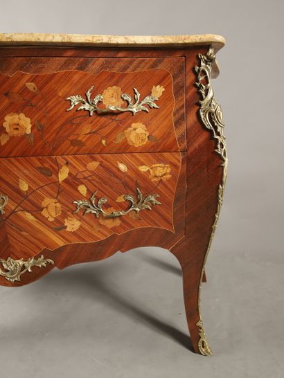 COMMODE SAUTEUSE ouvrant à deux tiroirs sans...