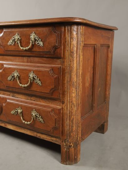 COMMODE RECTANGULAIRE REGIONALE d'époque...